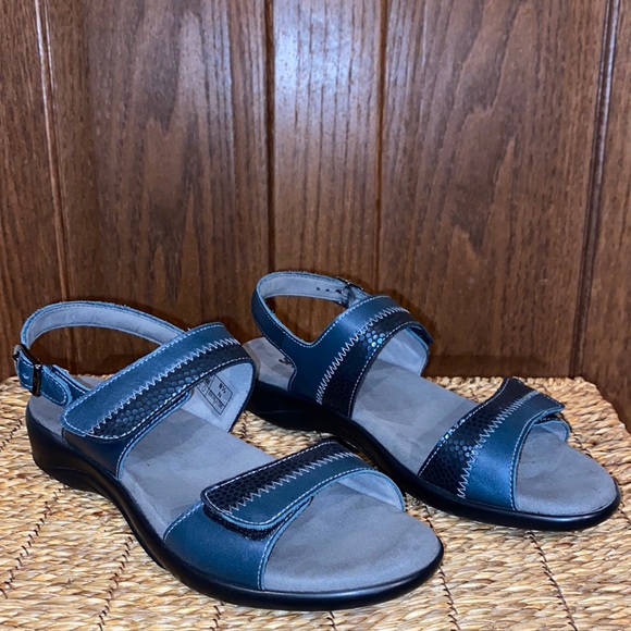 Nudu Navy SAS Leather Women’s Sandal Size 8.5 Narrow - Picture 2 of 16
